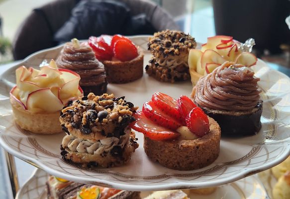 TIFFIN by null