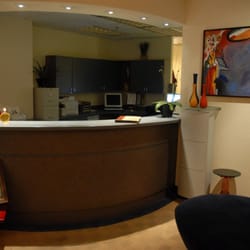 Kazemi Oral Surgery & Dental Implants - Reception area