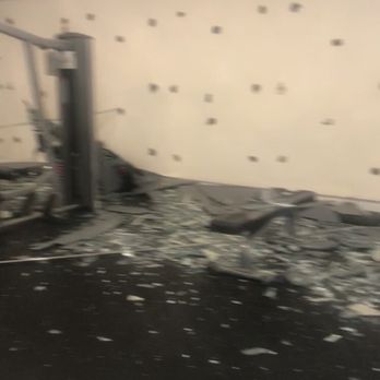Park at Vinings - The whole mirror fell off at gym - Apartments Near Me - Smyrna, Georgia Park at Vinings - The whole mirror fell off at gym - Apartments Near Me - Smyrna, Georgia