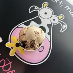 Sugar Doodles Sweet Shop - Three scoops : rocky road, cappuccino o & buttercream walnuts