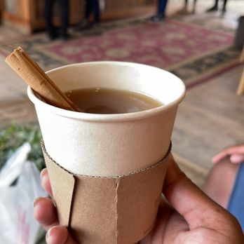 Apple Dave's Distillery - Apple cider hot toddy (with bourbon) - Distilleries Near Me - Warwick, New York Apple Dave's Distillery - Apple cider hot toddy (with bourbon) - Distilleries Near Me - Warwick, New York