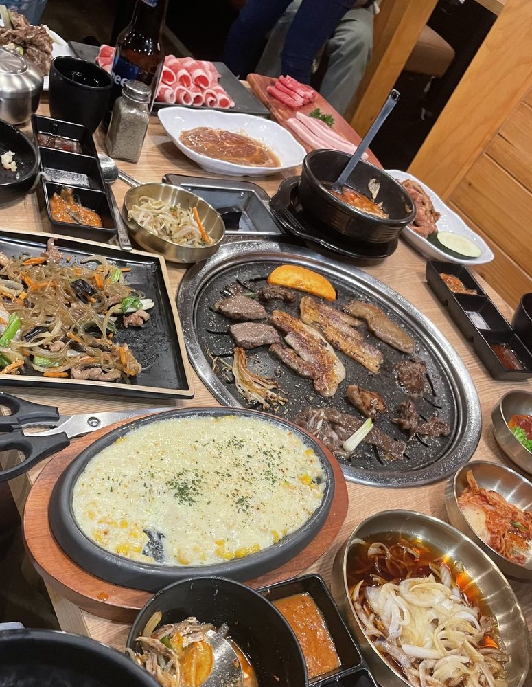 Baekjeong Korean BBQ Logo