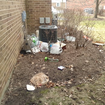 Williamson Management - Garage is all over and the williamson Management could careless. One of many. - Property Management Near Me - Bensenville, Illinois