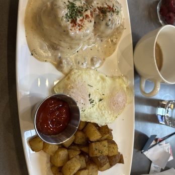 Brunch Bird - Biscuit & gravy, 2 eggs over easy & potatoes - Breakfast & Brunch Near Me - Greencastle, Indiana Brunch Bird - Biscuit & gravy, 2 eggs over easy & potatoes - Breakfast & Brunch Near Me - Greencastle, Indiana
