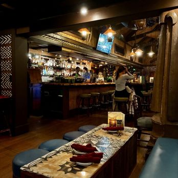 Trader Vic's - Lounge - Hawaiian Near Me - Emeryville, California