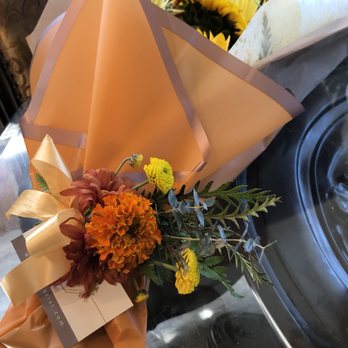A Beautiful California Florist - Artisan Wrapped Bouquet (Premium, comes with largest blooms and extra flowers) - Florists Near Me - Long Beach, California A Beautiful California Florist - Artisan Wrapped Bouquet (Premium, comes with largest blooms and extra flowers) - Florists Near Me - Long Beach, California