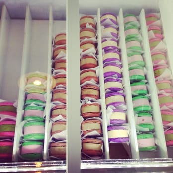 Boiling Point - Cappuccino, strawberry, green tea, blueberry and vanilla ice cream macaroon - Taiwanese Near Me - Chino Hills, California Boiling Point - Cappuccino, strawberry, green tea, blueberry and vanilla ice cream macaroon - Taiwanese Near Me - Chino Hills, California