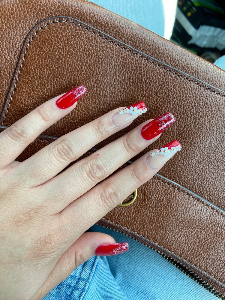 T & T Nail Spa