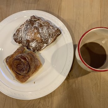 Arsicault Bakery - Almond croissant and morning bun - Bakeries Near Me - San Francisco, California Arsicault Bakery - Almond croissant and morning bun - Bakeries Near Me - San Francisco, California