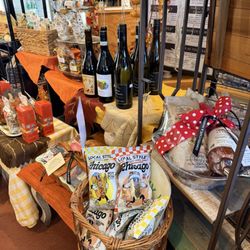Plaza Del Lago - Convito Market