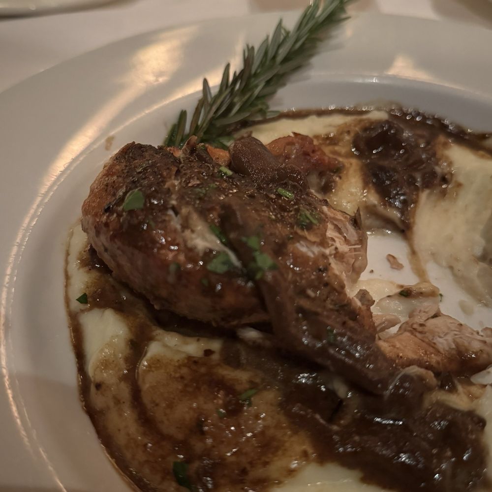 Vintage Steakhouse - Chicken with mushrooms - Steakhouses Near Me - Coarsegold, California Vintage Steakhouse - Chicken with mushrooms - Steakhouses Near Me - Coarsegold, California