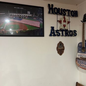 LJ's BBQ - Barbeque Near Me - Brenham, Texas