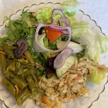 The Hub German Restaurant & Lounge - House Salad - German Near Me - St. Robert, Missouri