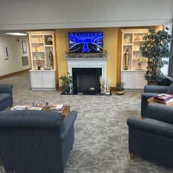 Abbey Senior Health - Entrance lounge hangout spot