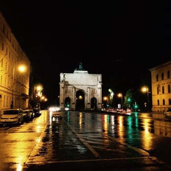 Siegestor - bei nacht - Landmarks & Historical Buildings Near Me - Munich, BY Siegestor - bei nacht - Landmarks & Historical Buildings Near Me - Munich, BY