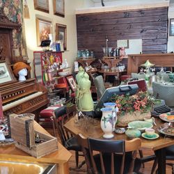 Repeat Boutique