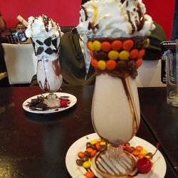 Jenavies Cafe - Oreo milkshake (left) reese's lover milkshake (right)