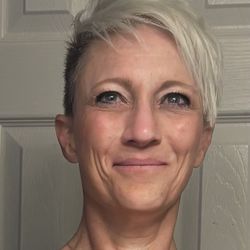 Molly's Salon