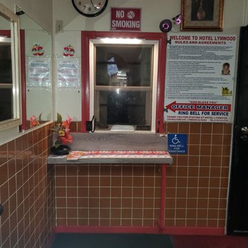 Hotel Lynwood - Office window - Hotels Near Me - Lynwood, California