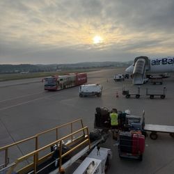 Swiss International Airlines - The bus to the plane