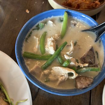 La ong - Green chicken curry - Thai Near Me - Beverly Hills, California