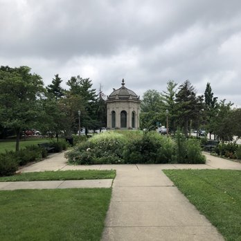 Glos Memorial Park - Glos mausoleum park - Parks Near Me - Elmhurst, Illinois Glos Memorial Park - Glos mausoleum park - Parks Near Me - Elmhurst, Illinois