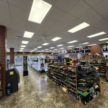 Roll N' Smoke - Anything you can think of in the realm of smoking, you can bet Roll N' Smoke has it - Vape Shops Near Me - Omaha, Nebraska