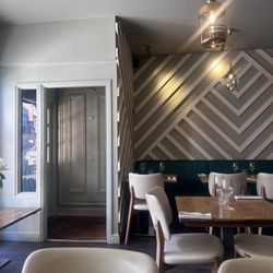 805 Restaurant - Entrance