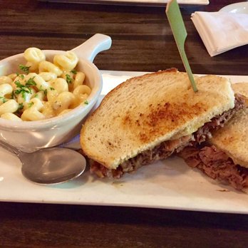 Barrelhouse 101 - Short Rib Melt with Mac n Cheese - American Near Me - Ventura, California Barrelhouse 101 - Short Rib Melt with Mac n Cheese - American Near Me - Ventura, California