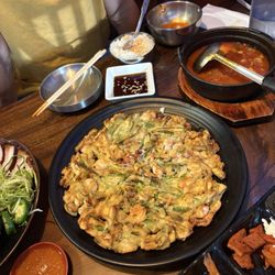 Dalbam Moon Night - Seafood pancake