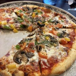 Danny Murphy's - Veggie Pizza