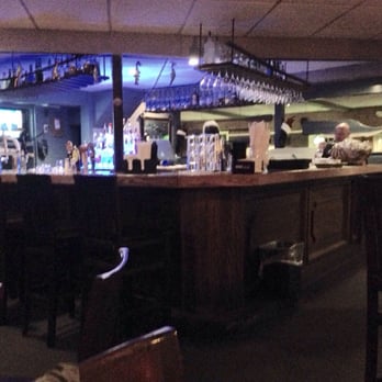 Saybrook Fish House - The warm and friendly bar area. - Seafood Near Me - Canton, Connecticut