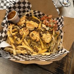 La Marea Surf & Turf - Surf and turf fries