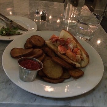 Mignonette - Lobster roll.... Ehhh - New American Near Me - Miami, Florida Mignonette - Lobster roll.... Ehhh - New American Near Me - Miami, Florida