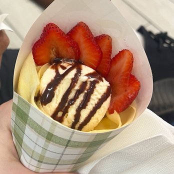 Wakaba Crepe - Strawberry and vanilla ice cream. - Creperies Near Me - Torrance, California
