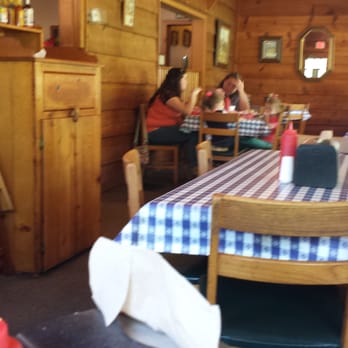 Creekside Deli - Delis Near Me - Cleveland, Georgia