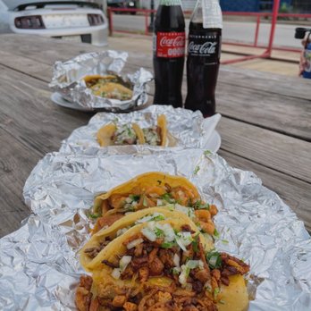 Las Trancas - Tacos: pollo, lengua, Barbacoa, Tripas, Chicharron, Cabeza - Mexican Near Me - Austin, Texas Las Trancas - Tacos: pollo, lengua, Barbacoa, Tripas, Chicharron, Cabeza - Mexican Near Me - Austin, Texas