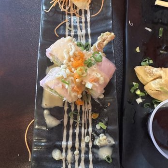 Naruto 88 Bistro - Sakura roll - Sushi Bars Near Me - Miami, Florida