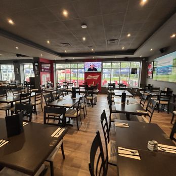 Snaps - Inside - Sports Bars Near Me - Rigaud, Quebec Snaps - Inside - Sports Bars Near Me - Rigaud, Quebec