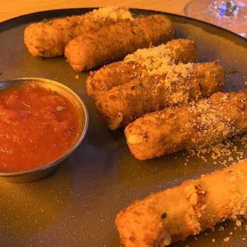 Evio's Pizza & Grill - Pizza Near Me - North Miami, Florida