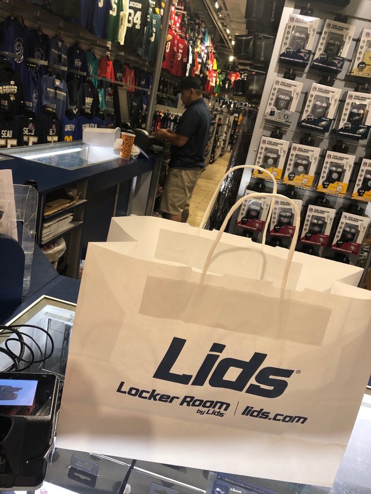 LIDS LOCKER ROOM 27 Photos & 27 Reviews 231 Pearl Ridge Ctr, Aiea