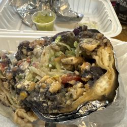 Taqueria La Finca - Chicken burrito, fully loaded!