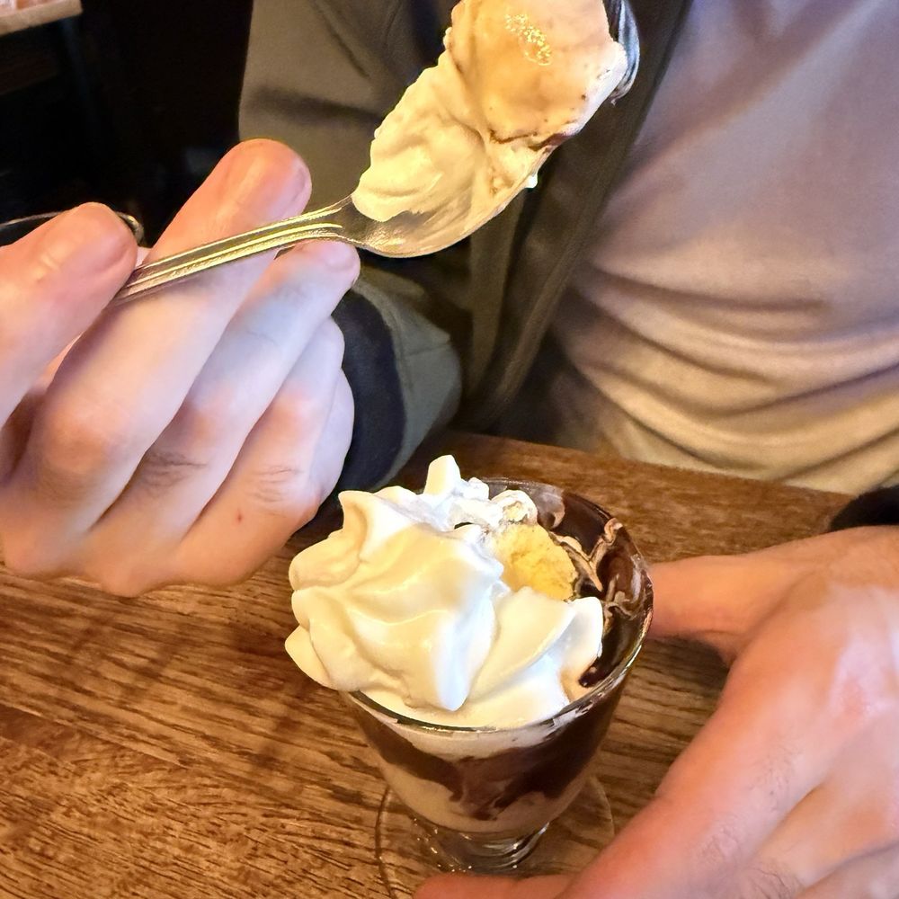 RJ Grunts - Hot Fudge Sundae - American Near Me - Chicago, Illinois RJ Grunts - Hot Fudge Sundae - American Near Me - Chicago, Illinois