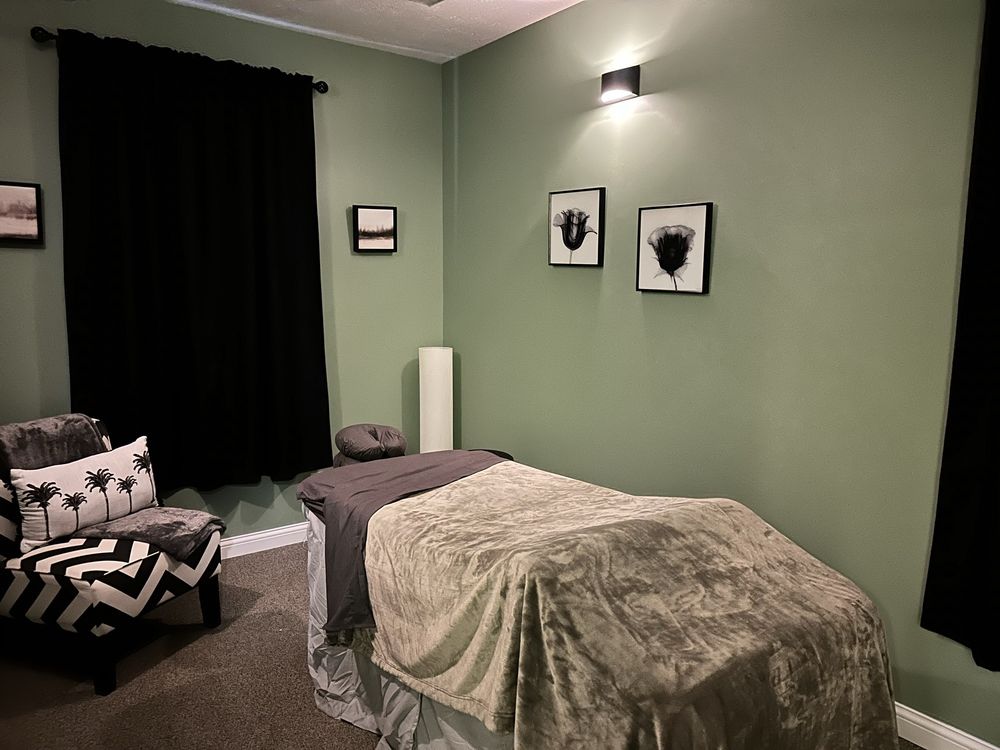 Oasis Day Spa Logo