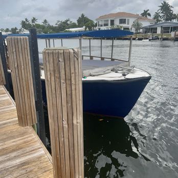 Cap's Place Island Restaurant - Water taxi that takes you to the restaurant - Seafood Near Me - Lighthouse Point, Florida Cap's Place Island Restaurant - Water taxi that takes you to the restaurant - Seafood Near Me - Lighthouse Point, Florida