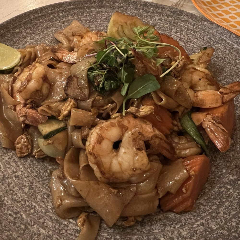 Charm Thai Restaurant - Pad See Ew - Thai Near Me - Portland, Oregon