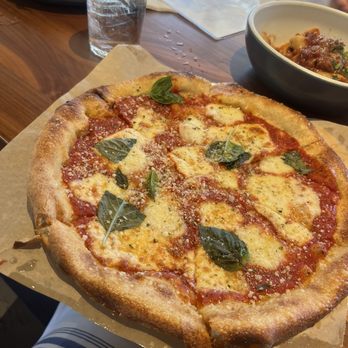 North Italia - Margherita Pizza - Italian Near Me - Dunwoody, Georgia