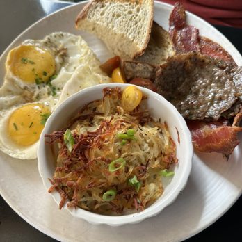 The Cottage - Cocktail Bars Near Me - Bothell, Washington