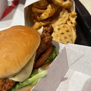Chick-fil-A - Spicy Chicken Sandwich - Fast Food Near Me - Rohnert Park, California