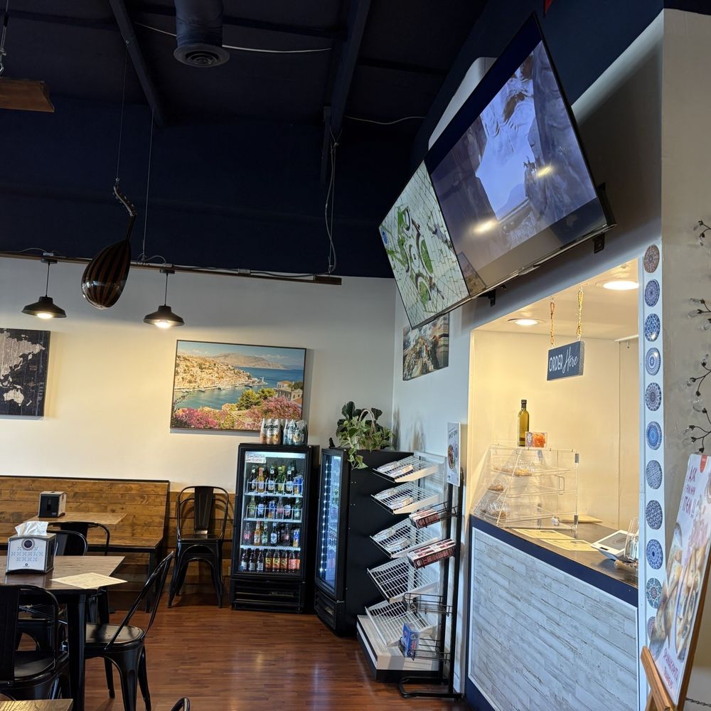 Pella Cafe - partial view of dining area - Mediterranean Near Me - Jonesboro, Arkansas